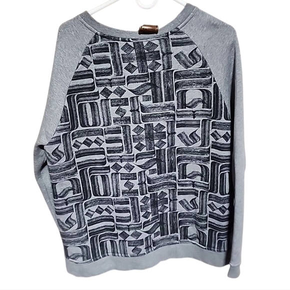 Nike Women’s Graphic Sweatshirt – Size Large - Picture 4 of 5